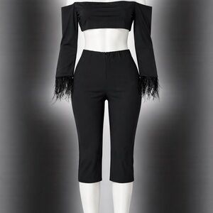 Black High-Waist Cropped Pants - Sleek Women's Stretch Capris